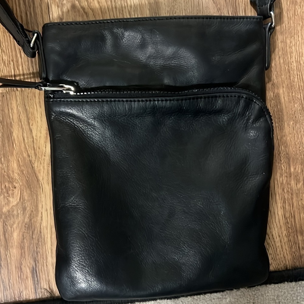 Margo black leather Crossbody very good condition no scratches or tears - Picture 8 of 8